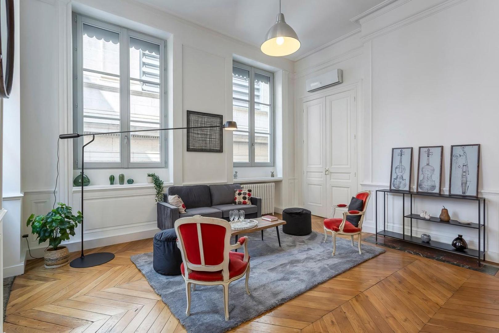 Charlie-meublee De Gamme-duplex-260m2-lyon 1 Apartment *