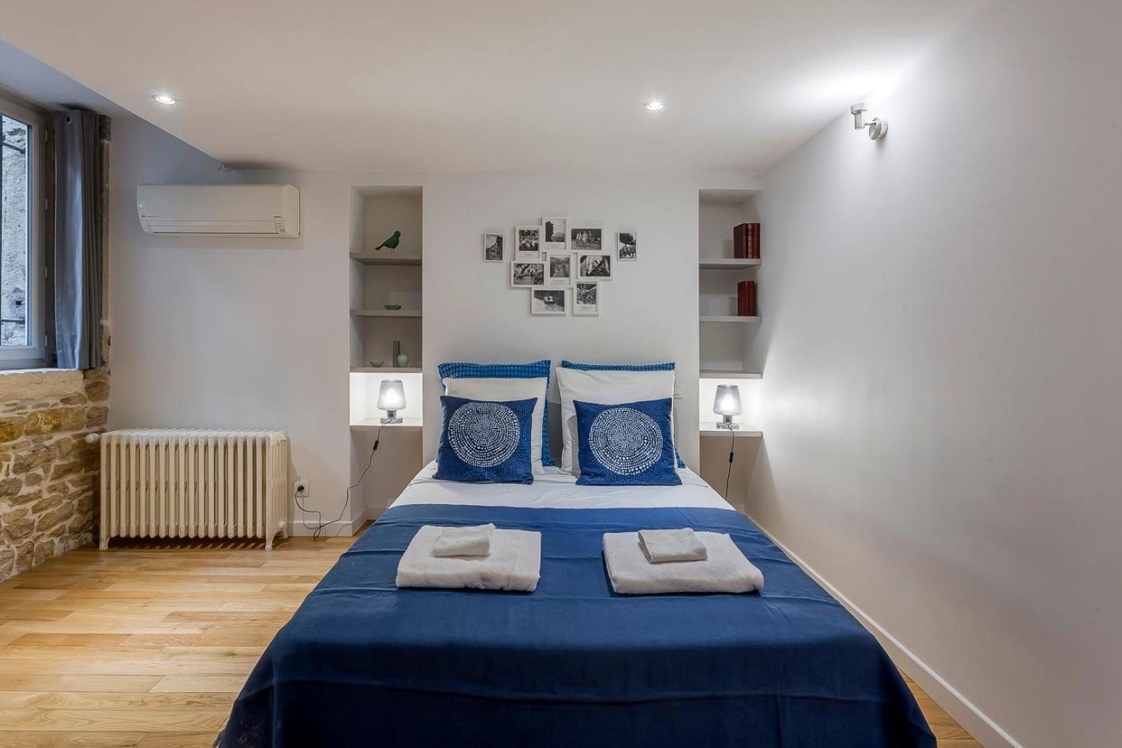 Charlie-meublee De Gamme-duplex-260m2-lyon 1 Apartment