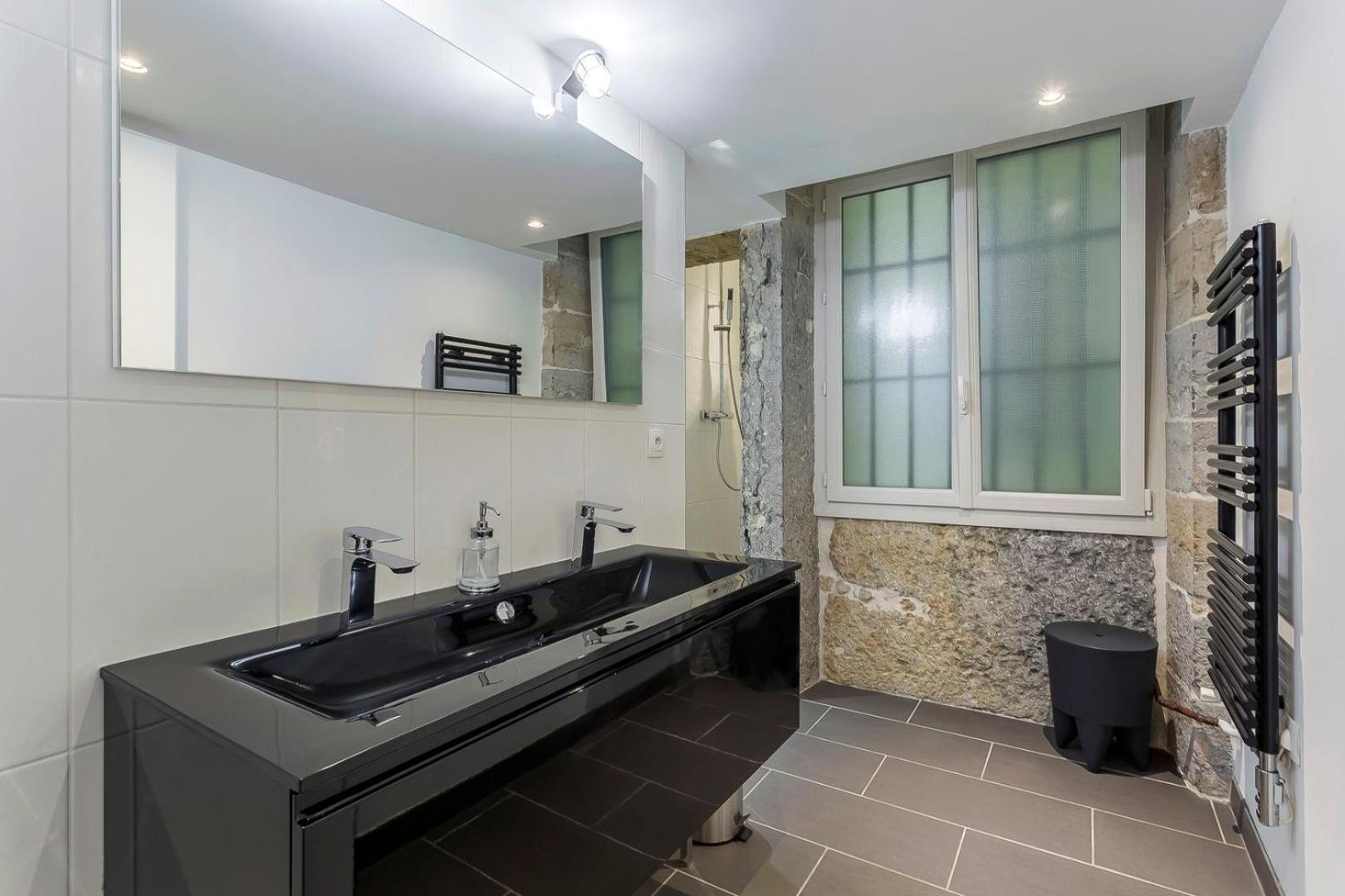 Apartment Charlie-meublee De Gamme-duplex-260m2-lyon 1